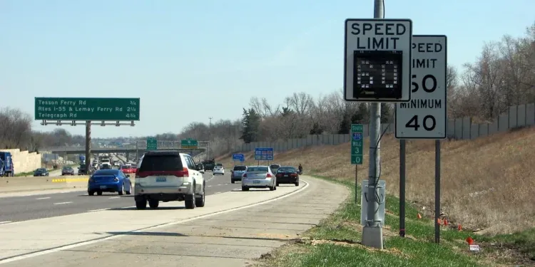 Speed limits on I-465 will soon change based on traffic conditions. Here's what to know.